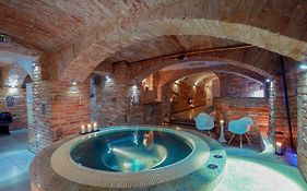 Penzion Wellness & Restaurant Zoborska, Free Parking